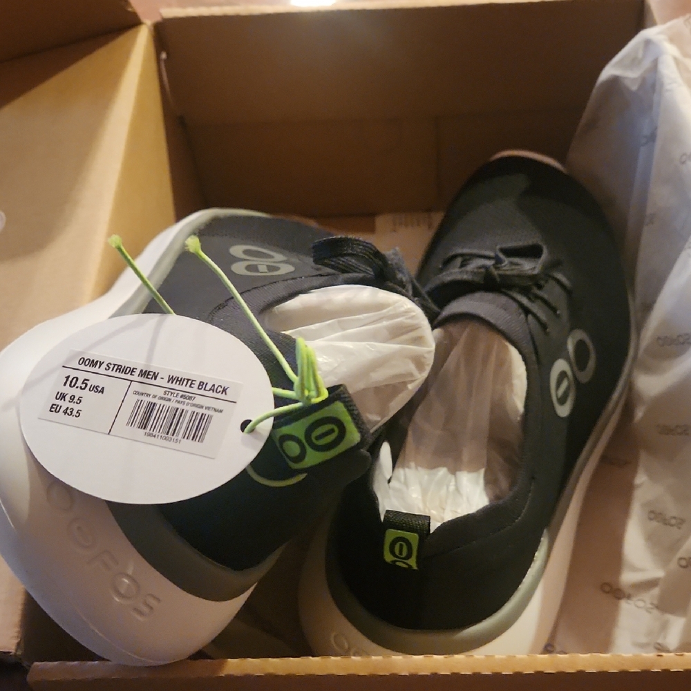 OOFOS Black and White Athletic Shoes Lightweight Comfort